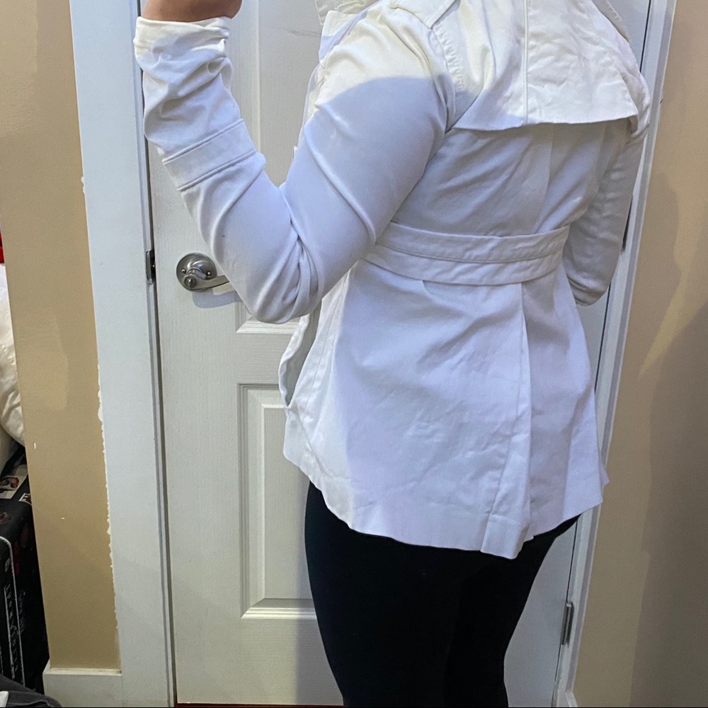 White jacket - Picture 3 of 3